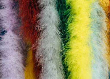 Feather Boas Bulk: Top Uses and Creative Ideas for Fashion and Decor