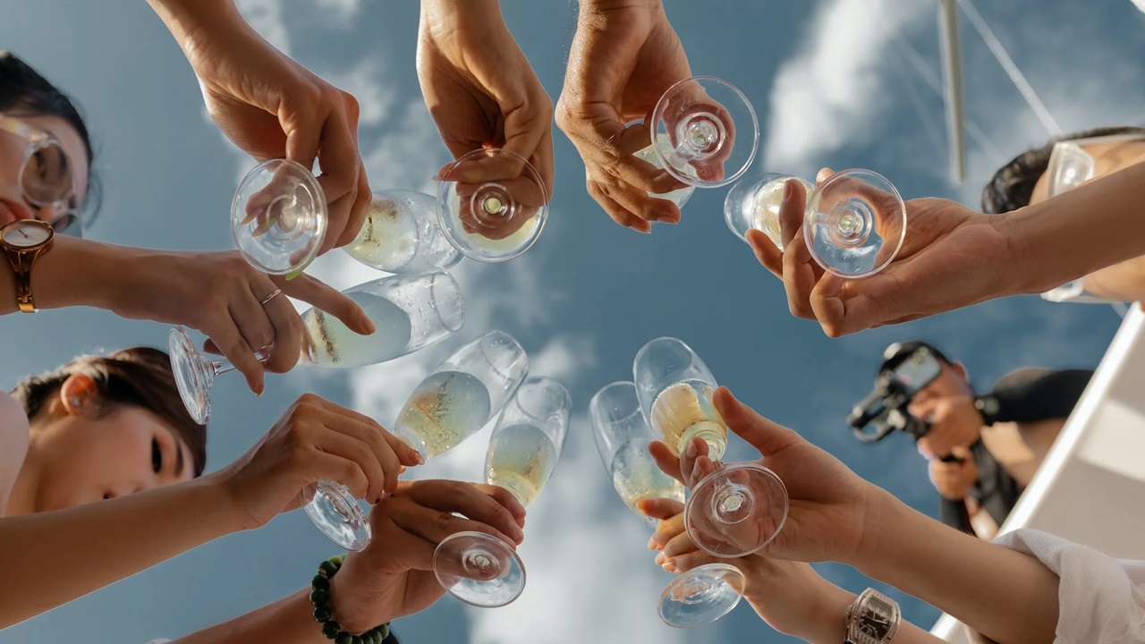 How to Choose the Best Bulk Wine Glasses for Any Restaurant